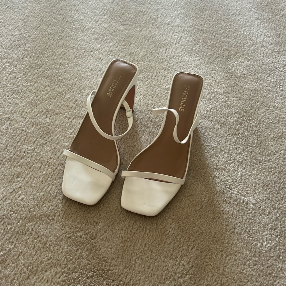 Carcuume White Heels